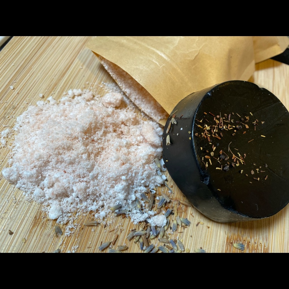 3-Handmade bath salt soak with Himalayan salt grapefruit essential oil. - Picture 3 of 4